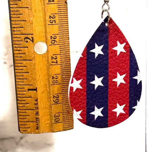 New American Flag Faux Leather Stars Stripes Patriotic Dangle Earring - Picture 3 of 5